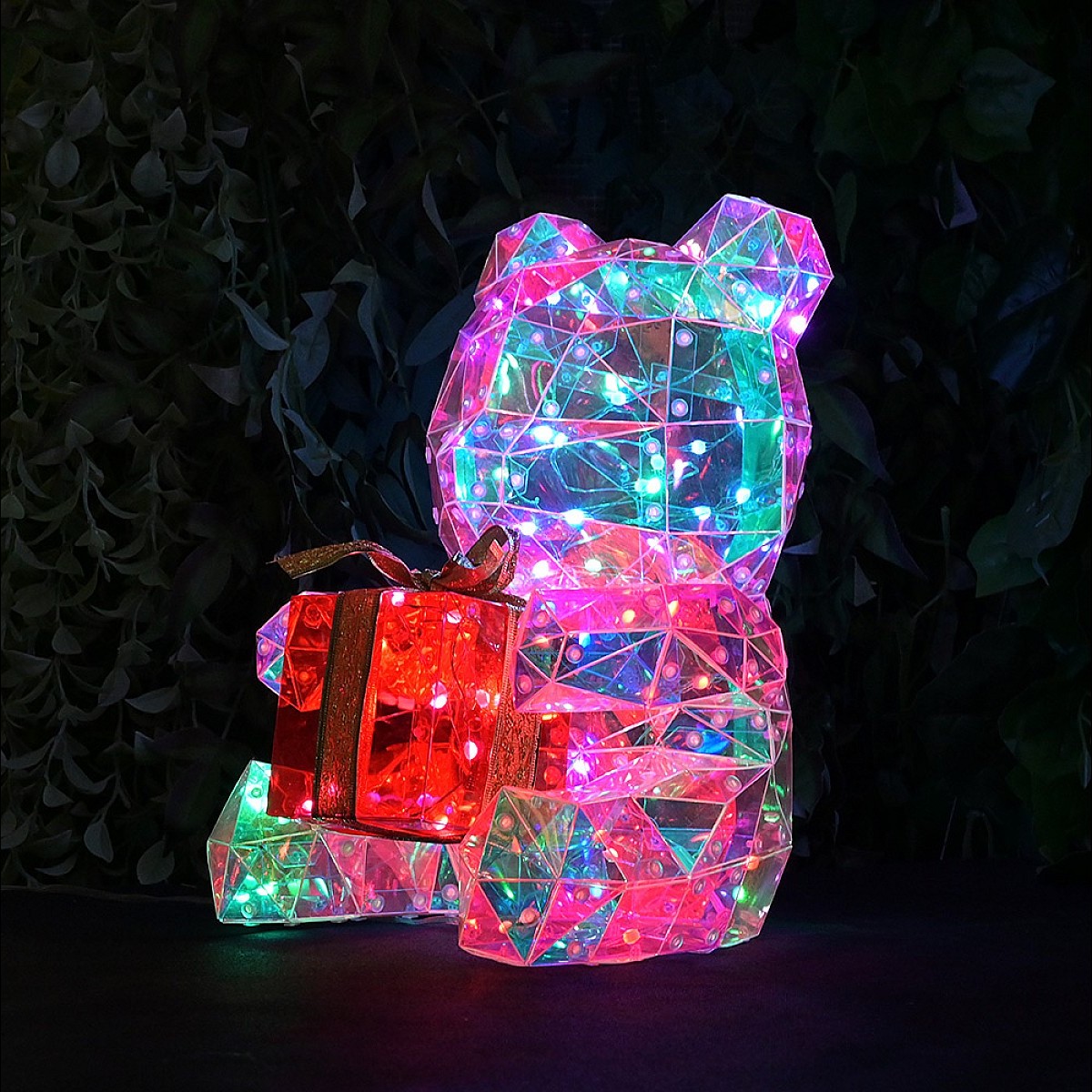 3D Светеща Фигура Мече с Подарък, Iguana RGB Light, 30 см х 22 см х 20 см