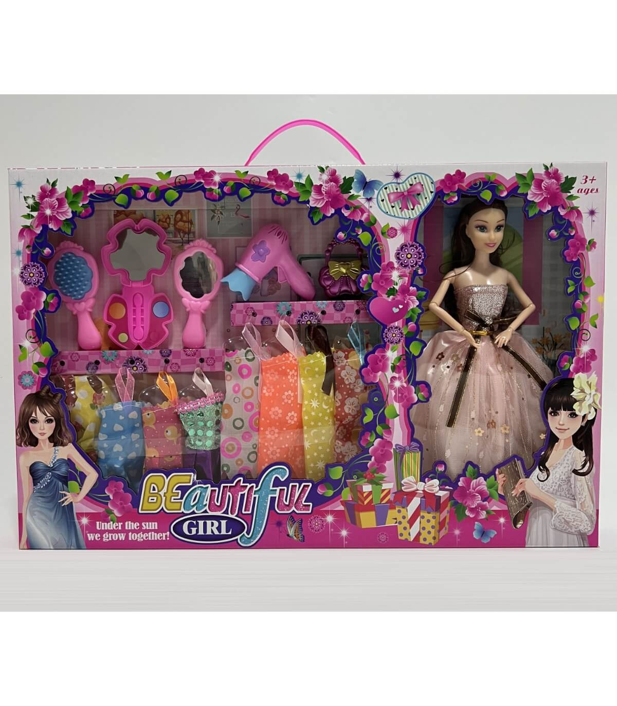 Кукла с много дрехи и аксесоари в подаръчна кутия