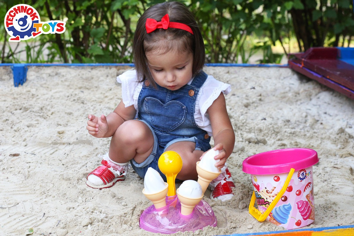 Кофичка с три сладоледа и формички, TECHNOK, Украйна