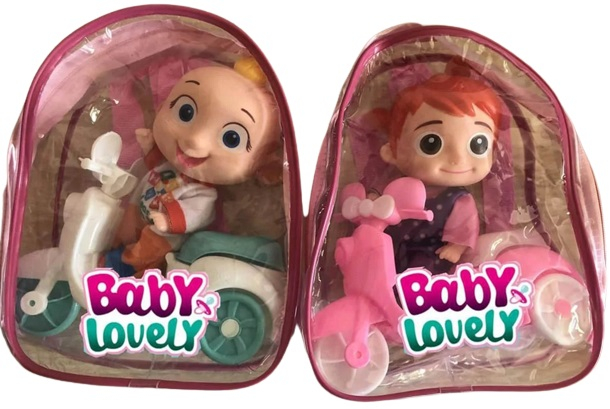 Кукла със скутер в раница