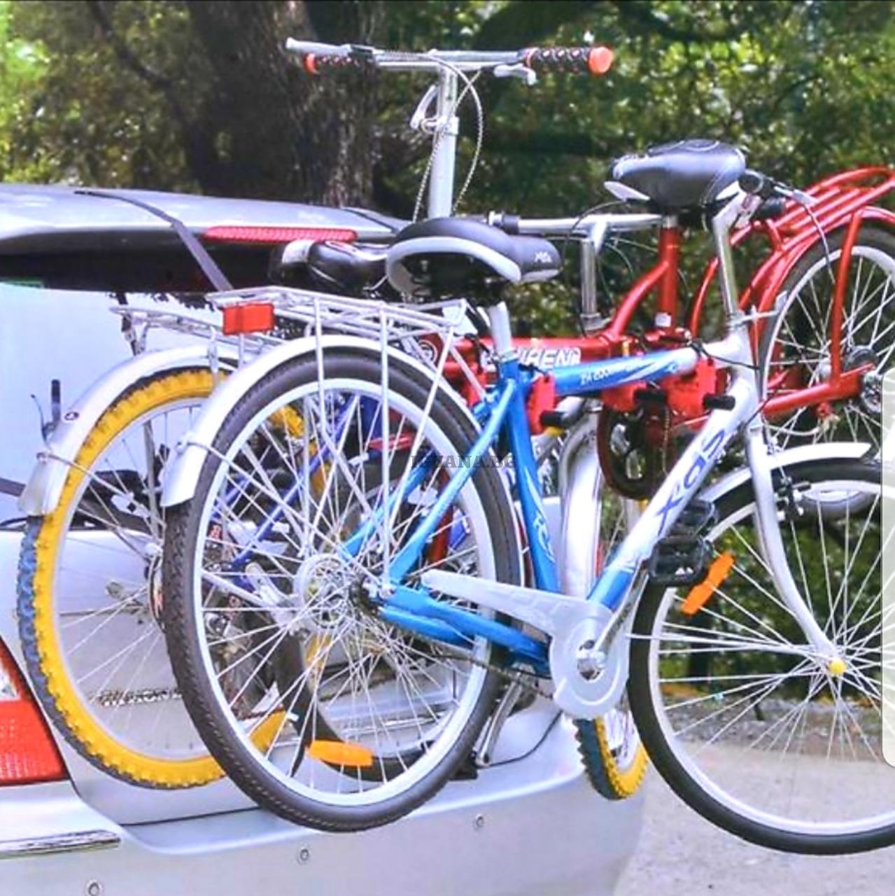 Багажник за велосипеди до 3 броя колела, универсален за седан, хечбек и комби