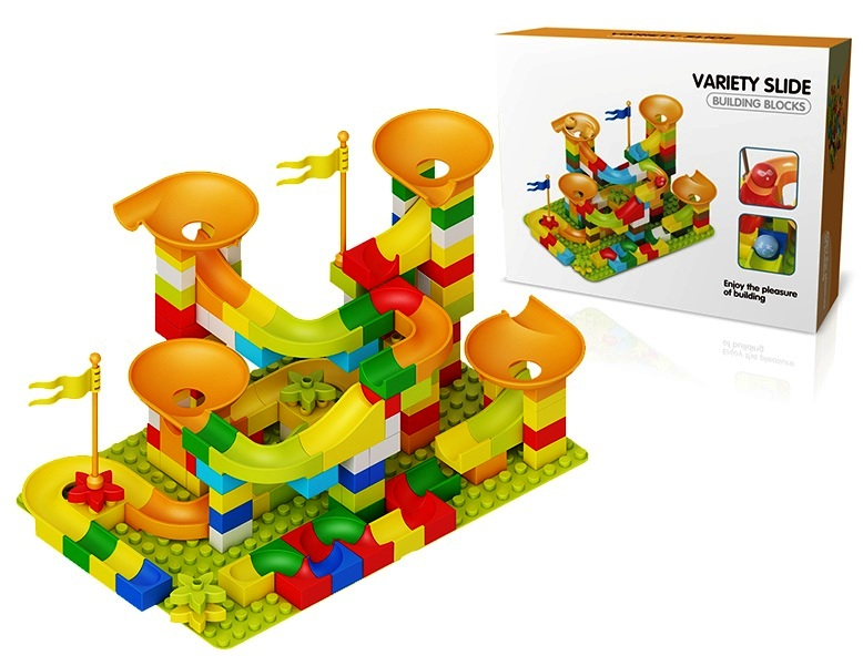 Конструктор с 4 кули, топче и пързалка, 178 части