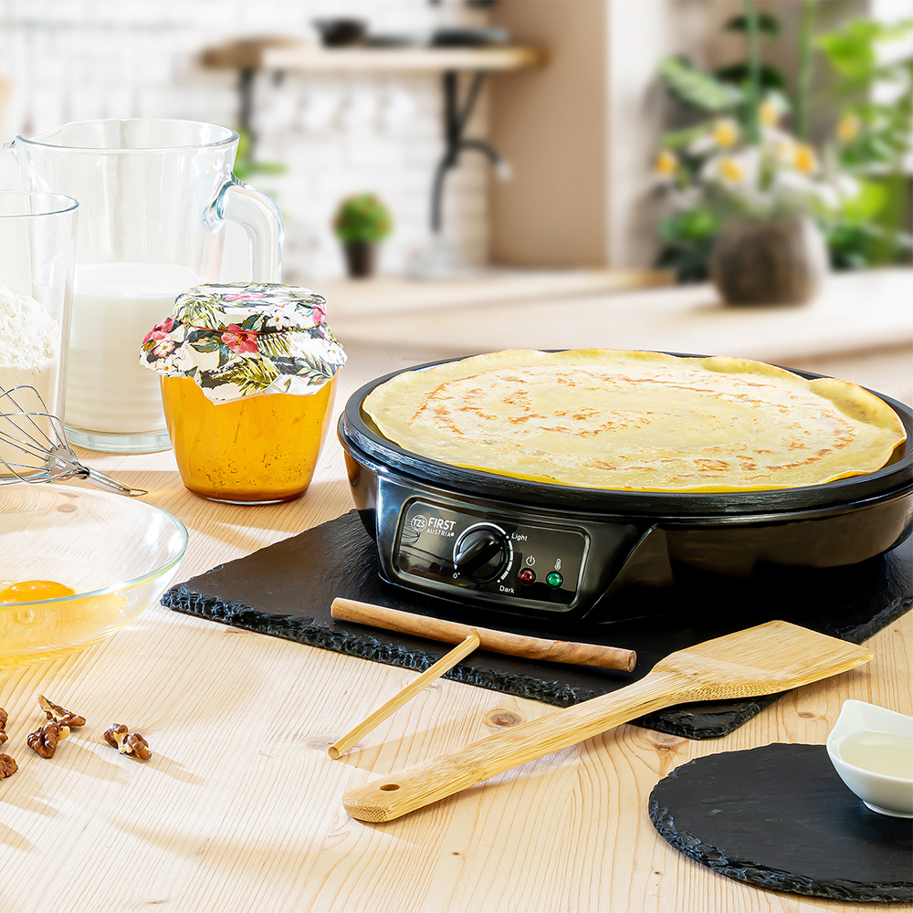 Уред за палачинки First FA-5307, 30см, 1000W, Незалепващо покритие + бъркалка и шпатула | Iguana.bg