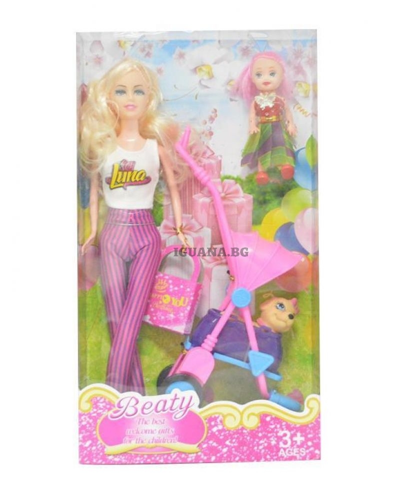 Кукла с дете в количка и куче