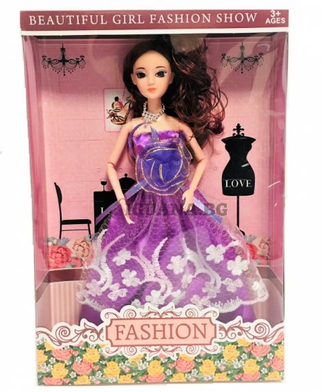 Кукла със Стъклени Очи