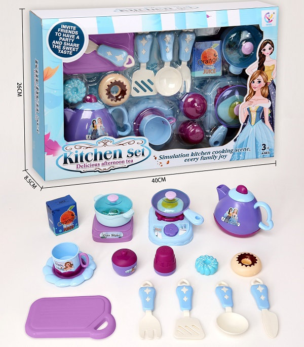 Кухненски комплект с десерти и много аксесоари