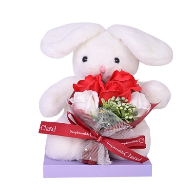 Зайче с букет рози в луксозна опаковка , Iguana.bg Rabbit Rose, Плюш, 25см, Бял