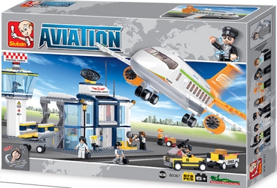 Конструктор Sluban Авиация – Летище със Самолет, 678 Елемента, 8 Фигурки, Сменяема Глава Ключодържател, 57×38×9 см