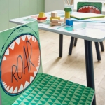 Детска Маса със Столчета  за Рисуване, Игра, Хранене, Дървена, DINOSAUR
