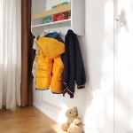 Стенна Детска Етажерка  – Бяла, с Рафтове и Закачалки