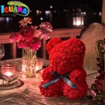 Мече от рози с панделка 25см, 35см в подаръчна кутия - Iguana.bg