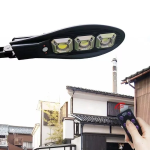 Соларна LED лампа, със стойкa и дистанционно, 900W