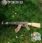 Дървен автомат AK-47, 62см, Светло и тъмно дърво,  Ръчно произведен в България | Iguana.bg