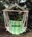 Люлка хамак с дървени подлакътници до 110кг, 55х50х100см, цветна | IGUANA.BG