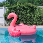 Надуваемо розово фламинго 147см - INTEX 57558NP - Flamingo Ride-on
