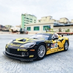 Bburago Race - модел на кола 1:24 - Chevrolet Corvette C6R