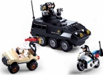 Конструктор Sluban Полиция – SWAT Бронетранспортьор с Мотор и Джип, със Стрелба, 324 Елемента, 3 Фигурки, 33×29×7 см