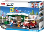 Конструктор Sluban Сити – Бензиностанция с Микробус, 322 Елемента, 3 Фигурки, 38×29×7 см