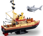 Конструктор Sluban – Риболовен Кораб „Великата Акула“, Точен Модел 1:35, 592 Елемента, 4 Фигурки, 48×33×7 см