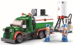 Конструктор Sluban Сити – Бензиновоз с Пълначна Станция, 267 Елемента, 2 Фигурки, 38×24×7 см