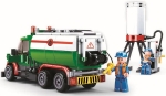 Конструктор Sluban Сити – Бензиновоз с Пълначна Станция, 267 Елемента, 2 Фигурки, 38×24×7 см
